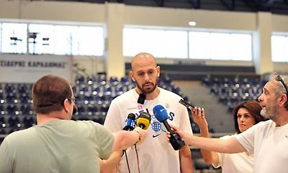 Καμπούρης: «Άψογες οι συνθήκες προετοιμασίας της Εθνικής Γυναικών»