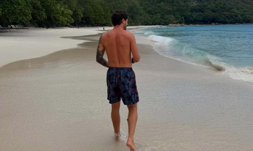 Ξέγνοιαστες στιγμές για τον Καλάμπρια: Διακοπές στις Σεϋχέλλες με τη σύντροφό του