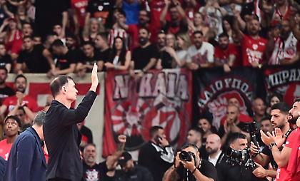 Μπουστάρισμα από τους οπαδούς του Ολυμπιακού: Πάνε ξενοδοχείο πριν τον 5ο τελικό!