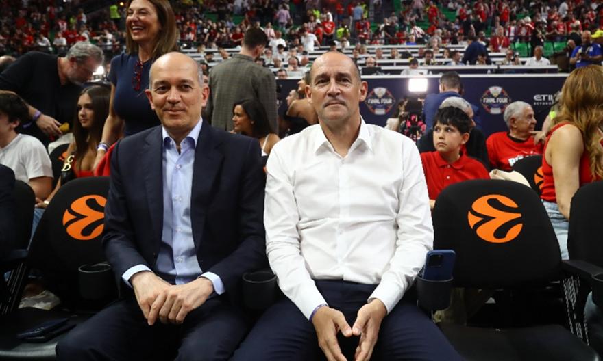 Αγγελόπουλοι: «Αν κάποιος δεν θέλει έναν διαιτητή, στέλνει 40 παιδιά στο σπίτι του»;