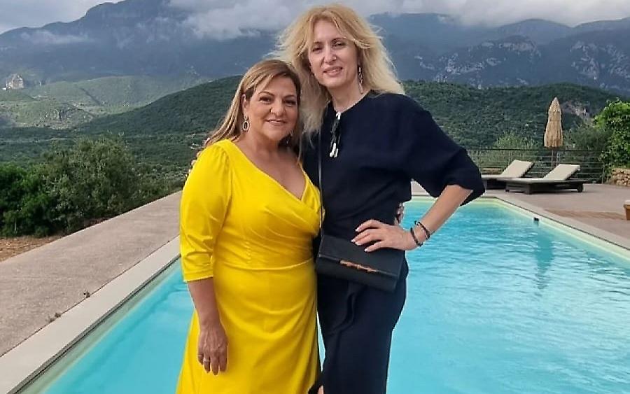 Βίκυ Σταυροπούλου: Κι όμως έχει ξαναβάλει το φόρεμα που φόρεσε στον γάμο της κόρης της