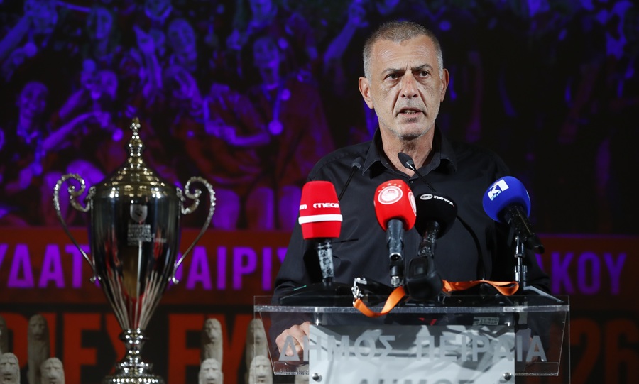 Πόλο Γυναικών: Η βράβευση του Πειραία στην ομάδα του Ολυμπιακού