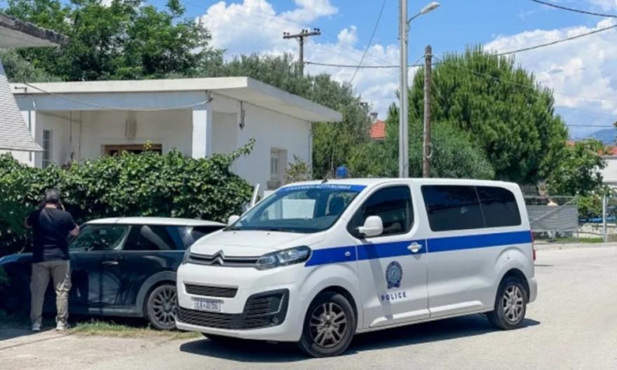 Ανατροπή στο διπλό φονικό στο Αίγιο: Δεν βρέθηκαν DNA, ίχνη πυρίτιδας ή αίμα στα ρούχα του 65χρονου