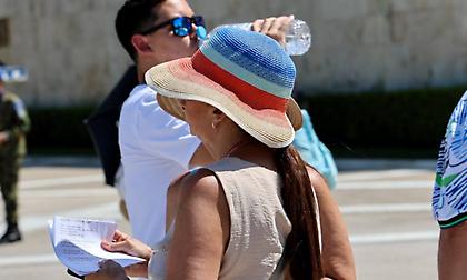 Καιρός: Αίθριος με 32άρια και τοπικές βροχές στα ορεινά