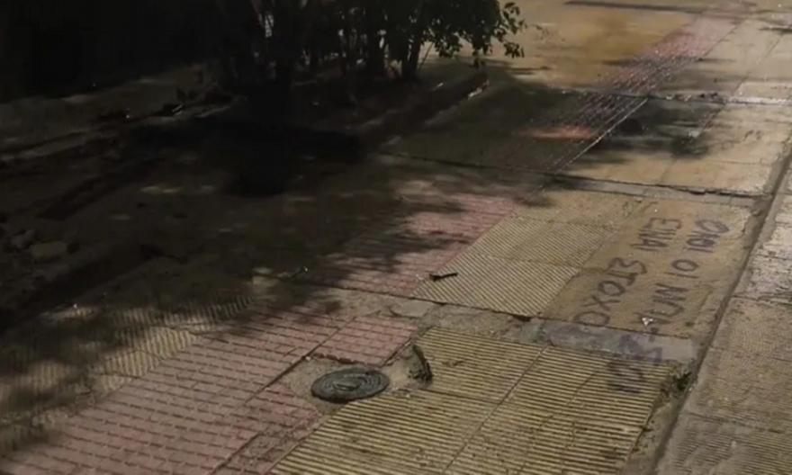 Ένταση στα Εξάρχεια μετά τα μεσάνυχτα: Επίθεση με μολότοφ και προσαγωγές - Δείτε βίντεο