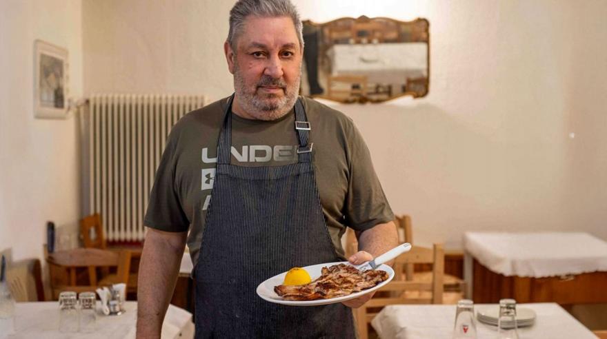 Τα Φιλετάκια στη Δάφνη είναι ένα μαγαζί - ωδή στο τίμιο και λαϊκό φαγητό