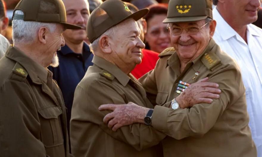 Κούβα: Απεβίωσε ο Ραμίρο Βαλντές, ένας από τους τελευταίους εν ζωή συνεργάτες των αδελφών Κάστρο