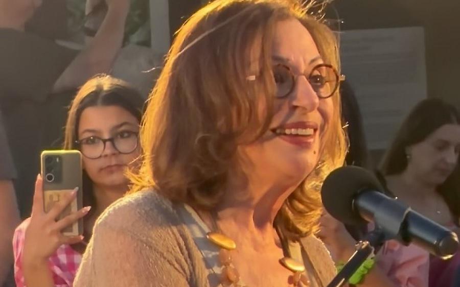 Χαρούλα Αλεξίου: Η συγκίνηση στη θήβα, η τραγουδίστρια... κόρη της και το γλέντι μετά