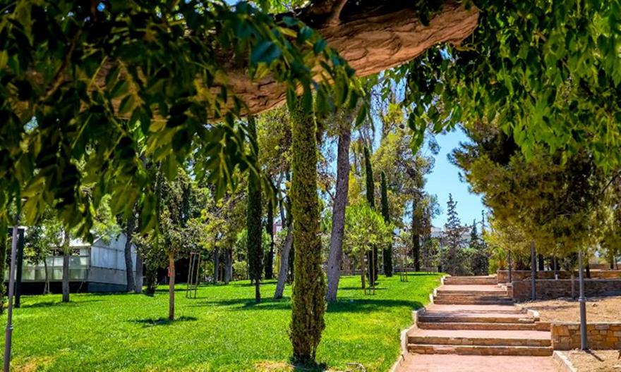 Καιρός: Τοπικές καταιγίδες και 34άρια – Πού θα βρέξει