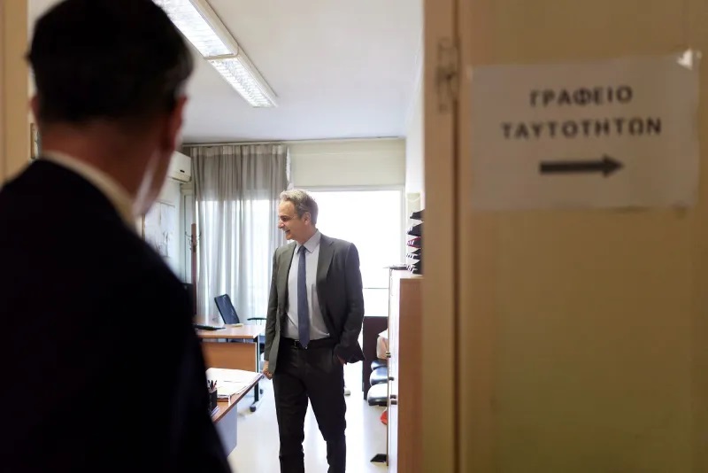 Στο ΑΤ Συντάγματος για νέα ταυτότητα ο Κυριάκος Μητσοτάκης