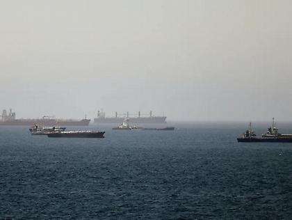 Επιβραδύνθηκε η διέλευση τάνκερ από το Στενό του Ορμούζ ύστερα από τη χθεσινή επίθεση σε πλοίο