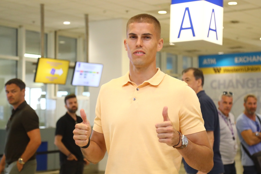 Ολυμπιακός: Έφτασε Ελλάδα ο Μπάλσα Πόποβιτς