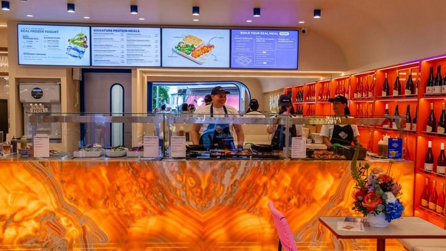 Dina’s eat real: Το νέο healthy spot της Ντίνας Νικολάου μόλις άνοιξε στην Πανόρμου