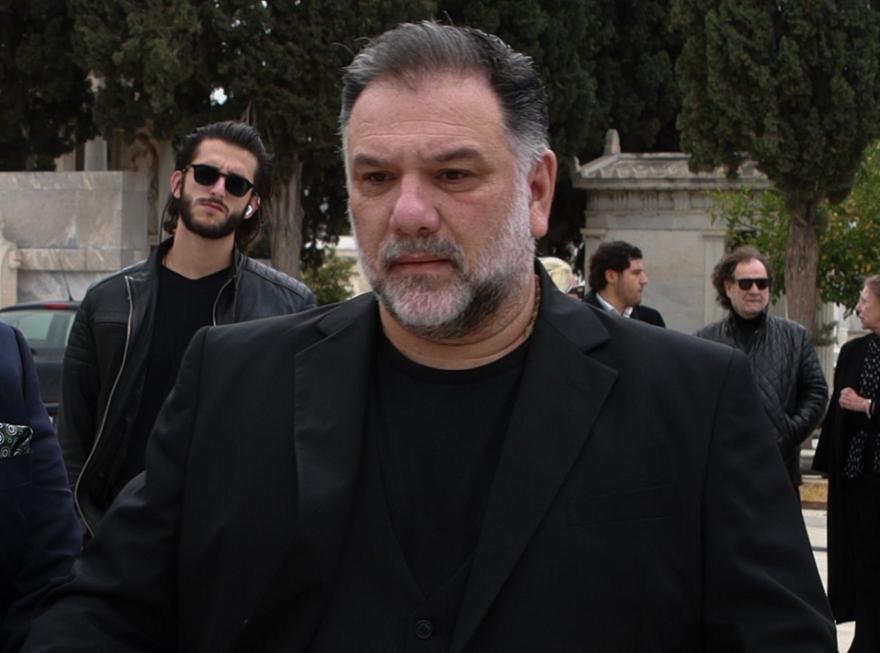 Αρναούτογλου για τη μητέρα του: «Τη μια με έλεγε με το όνομα μου και με αγκάλιαζε και την άλλη μέρα δεν με αναγνώριζε»