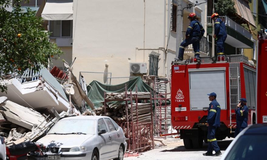 Πέντε συλλήψεις για την κατάρρευση της πολυκατοικίας στα Πετράλωνα