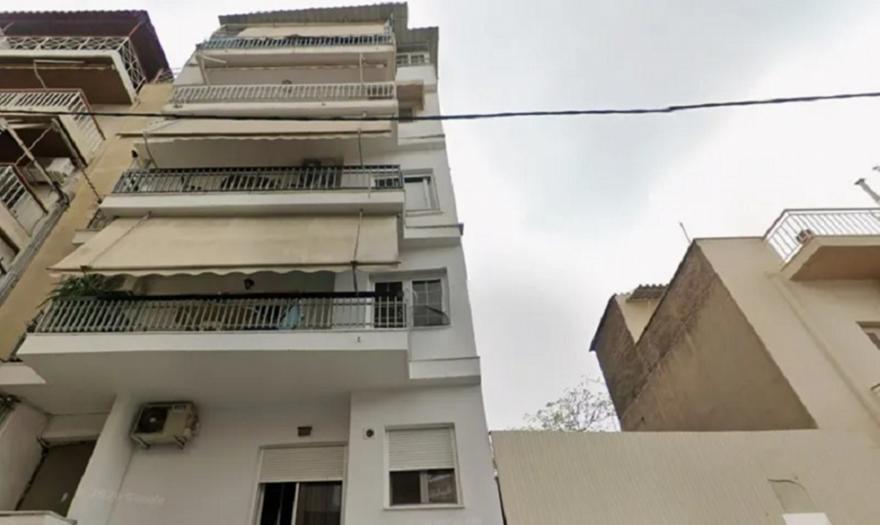 Κατέρρευσε πολυκατοικία στα Πετράλωνα - Ψάχνουν για εγκλωβισμένους