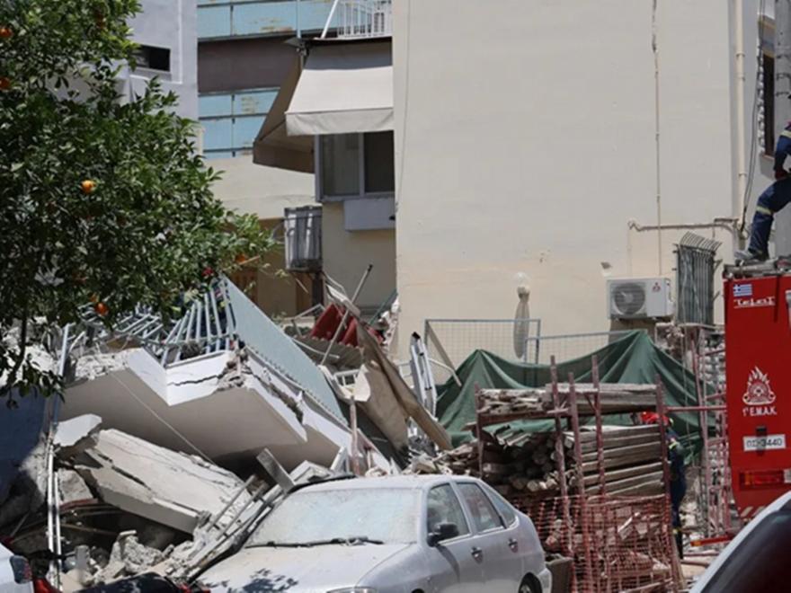 Τα σενάρια που εξετάζονται για την κατάρρευση της πολυκατοικίας στα Πετράλωνα