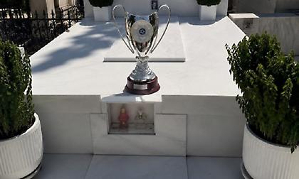 Στους τάφους Θ. Βαρδινογιάννη, Γκέραρντ και Λιδάκη το Κύπελλο του ΟΦΗ