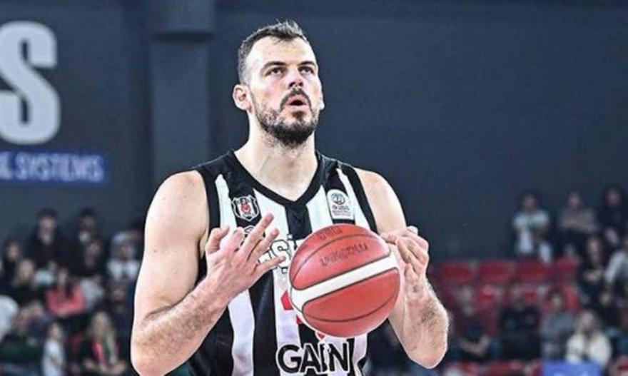 Ανανέωσε με τέσσερις, απέκτησε και Κορκμάζ η Μπεσίκτας