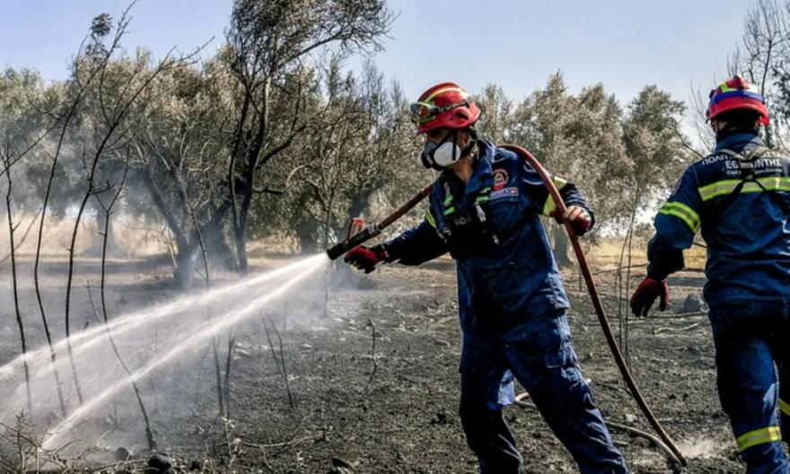 Τέσσερις συλλήψεις για τρεις πυρκαγιές από αμέλεια σε Αργολίδα, Καβάλα και Κορινθία