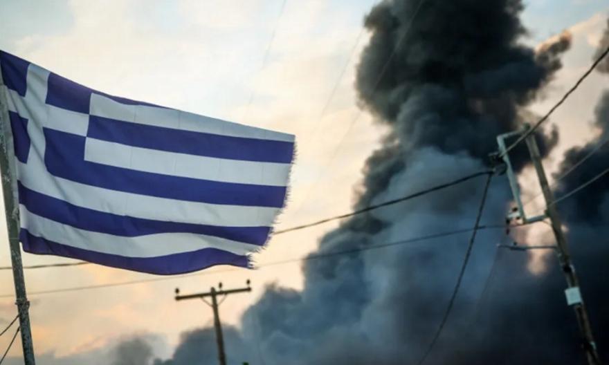 Ωραιόκαστρο: Ενισχύθηκαν οι δυνάμεις στην πυρκαγιά - Μάχη με τις φλόγες σε δύο επιχειρήσεις