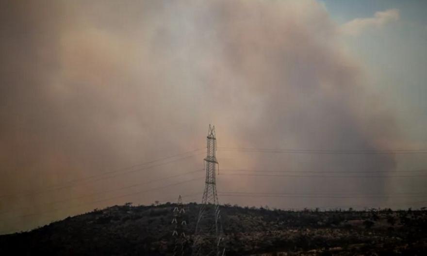 «Μάχη» με αποτέλεσμα στη μεγάλη φωτιά της Οινόης- «Πιστεύω θα τεθεί υπό πλήρη έλεγχο», λέει ο δήμαρχος