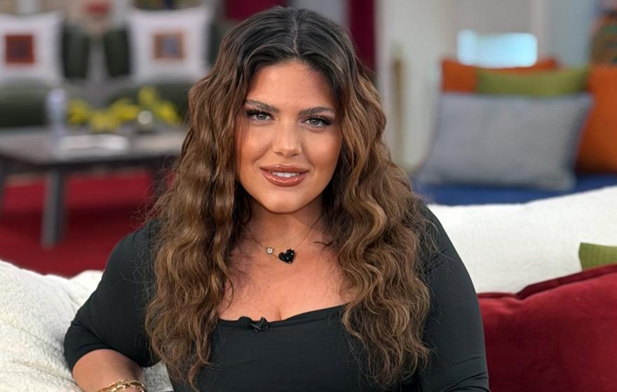 Δανάη Μπάρκα: Σε ποιο νησί τρέχουν να κλείσουν διακοπές οι followers της εξαιτίας της;
