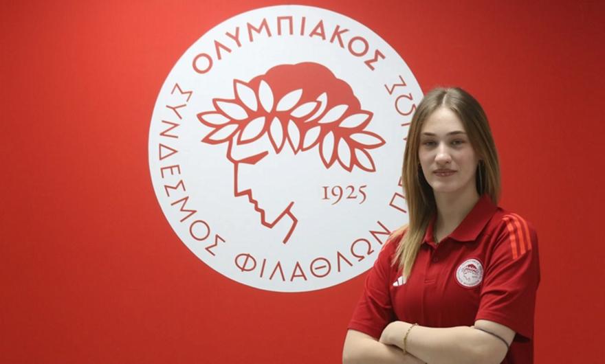 Ολυμπιακός: Επαγγελματικό συμβόλαιο για την 17χρονη πασαδόρο Βασιλική Ζαφειρίου