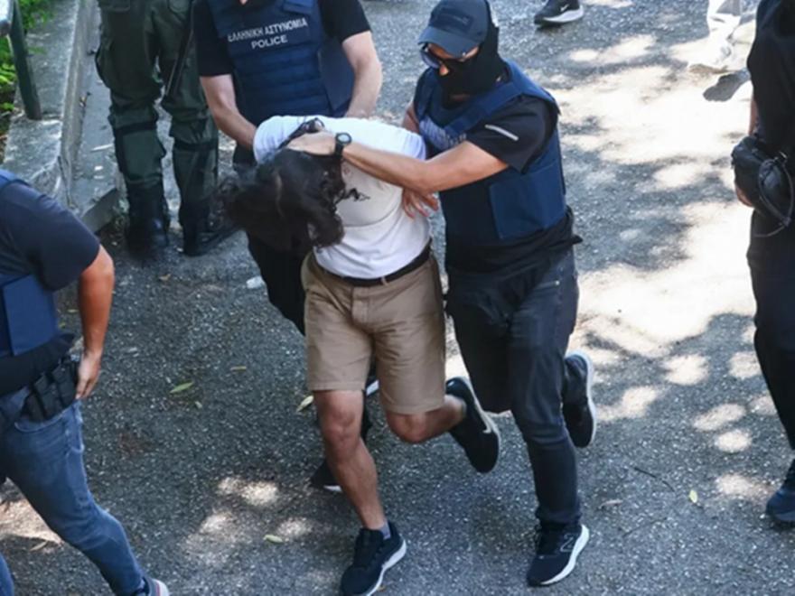 Βαρύτατο το κατηγορητήριο για τους τρεις συλληφθέντες που εμπλέκονται στις εμπρηστικές επιθέσεις στη Θεσσαλονίκη!