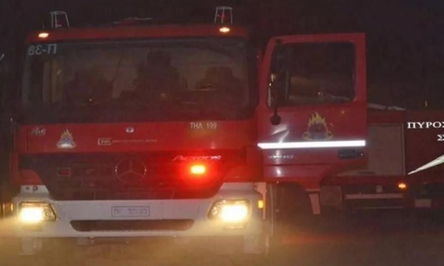 Πυρκαγιά σε πάρκινγκ πολυκατοικίας στην Παλλήνη - Κάηκαν ολοσχερώς δύο αυτοκίνητα