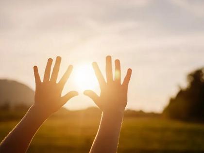 Τραγωδία στην Πάφο: 3χρονος γλίστρησε από τα χέρια του πατέρα και έπεσε από τον 4ο όροφο