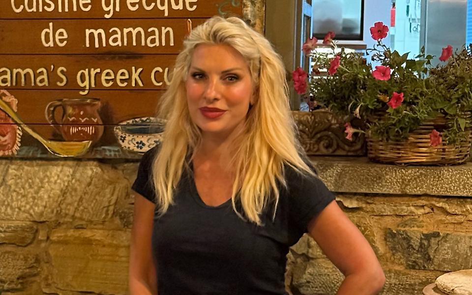 Ελένη Μενεγάκη: Το νησιώτικο γλέντι που την τρέλανε στη Νάξο και τα έδωσε όλα