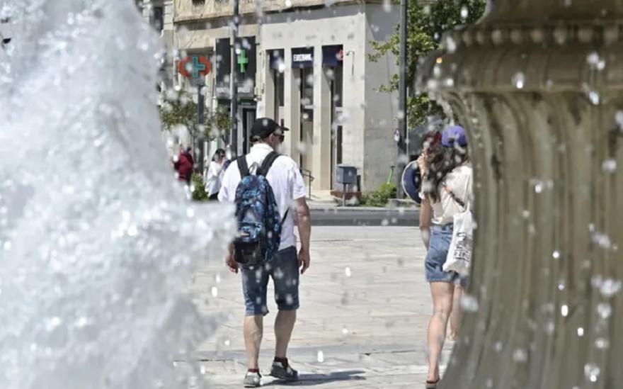 Καιρός: Υψηλές θερμοκρασίες και τοπικές βροχές σήμερα- Πού θα σημειωθούν καταιγίδες