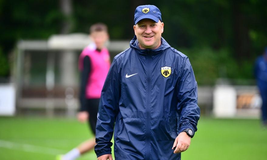 Καρβουνιάρης: «Ο στόχος του Νίκολιτς να δημιουργήσει μια ΑΕΚ τουλάχιστον 50% καλύτερη από την περσινή»