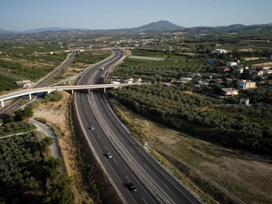 Ολυμπία Οδός: Σε λειτουργία από αύριο η χιλιομετρική χρέωση και στον Κόμβο Βάρδας στην Πατρών-Πύργου