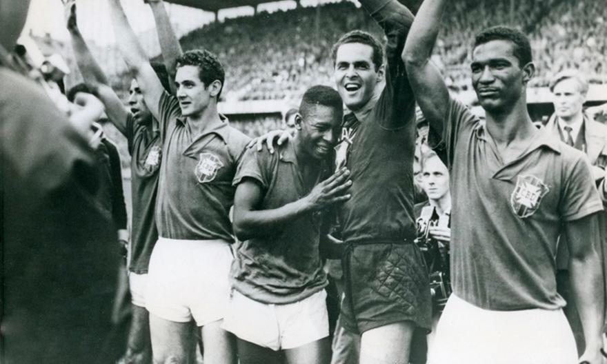Η φανέλα του Πελέ από το 1958 πωλήθηκε για 4,9 εκατ. δολάρια - Έγινε η δεύτερη πιο ακριβή στον κόσμο!
