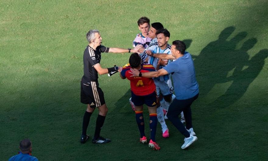 Η FIFA εξετάζει τη συμπεριφορά της Αργεντινής μετά τον τελικό του Παγκοσμίου Κυπέλλου