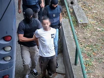 Δολοφονία Βάγιας Νέστορα: Προφυλακίστηκε και ο 25χρονος - Ένταση έξω από τα δικαστήρια με προσαγωγές και συλλήψεις