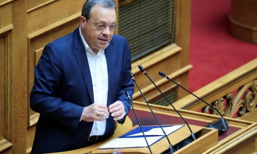 Ανεξαρτητοποιείται από την ΚΟ του ΣΥΡΙΖΑ και ο Σωκράτης Φάμελλος