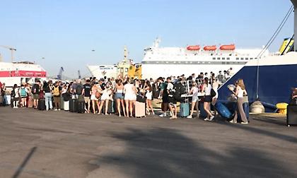 Λιμάνια Αττικής: «Μεγάλη φυγή» για χιλιάδες αδειούχους – Κορυφώνεται η επιβατική κίνηση