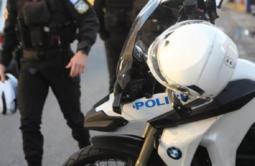 Θεσσαλονίκη: 49χρονη με ρόπαλο του μπέιζμπολ εισέβαλε σε κατάστημα ψιλικών