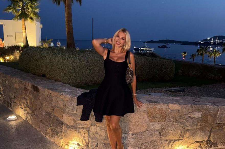 Κωνσταντίνα Σπυροπούλου: «Προσγειώθηκε» στη Μύκονο και μας έδωσε μια ιδέα του πώς περνούν οι πλούσιοι