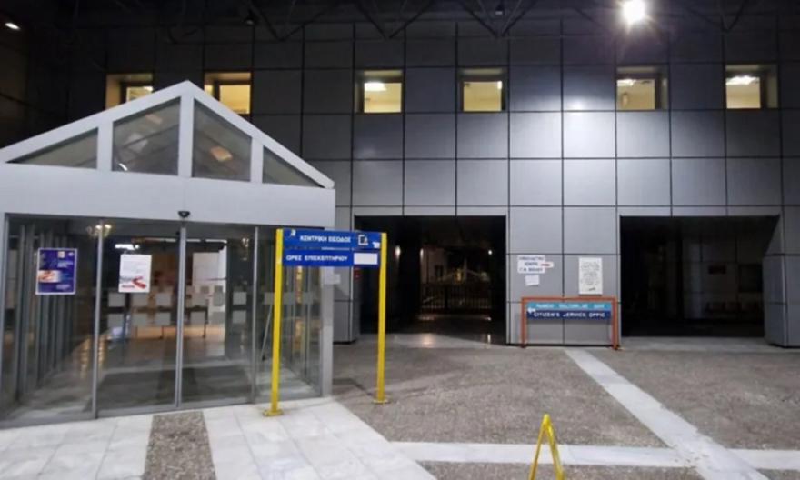 Στο Νοσοκομείο Βόλου 2 τραυματίες από την πτώση φορτηγού σε ρέμα στο Πήλιο