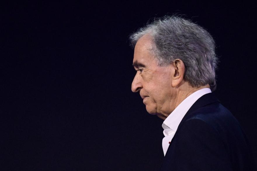 Το παρασκήνιο του πολέμου ανάμεσα στον Μπερνάρ Αρνό και την εφημερίδα Le Monde