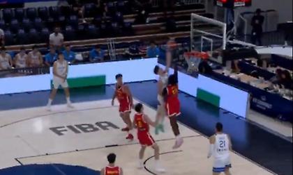 Το ασύλληπτο poster dunk κάρφωμα του Χατζηλάμπρου κόντρα στην Ισπανία!