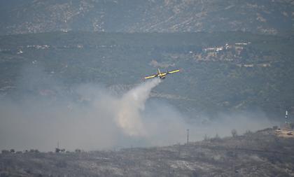 Σε πύρινο κλοιό η χώρα: Σε Βοιωτία, Αργολίδα και Αχαΐα τα δυσκολότερα μέτωπα - Στο χωριό Ξηρονομή οι φλόγες
