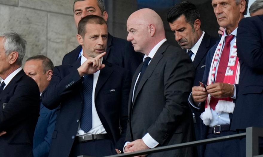 UEFA σε Ινφαντίνο: «Παραιτήσου ή θα σε… παραιτήσουμε»