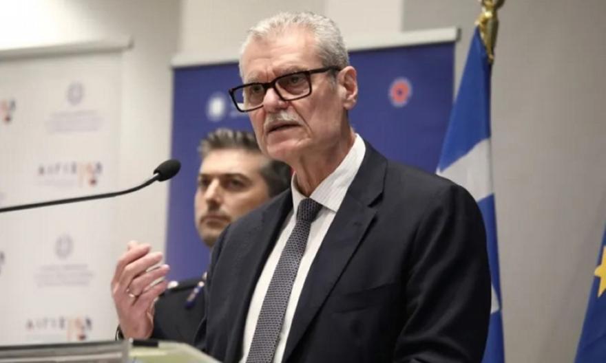 Τουρνάς: «Ο μηχανισμός βρίσκεται στα όριά του – Οι θυελλώδεις άνεμοι δυσχεραίνουν το έργο της κατάσβεσης»