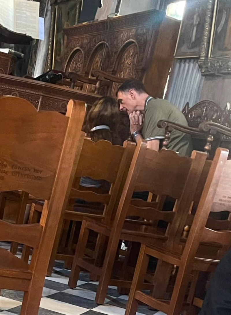 Ολυμπιακός: Ο Γιώργος Μπαρτζώκας προσκύνησε στην Παναγιά της Τήνου