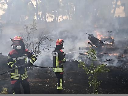 Μάχη με τις φλόγες για 5η ημέρα στη Δυτική Αττική